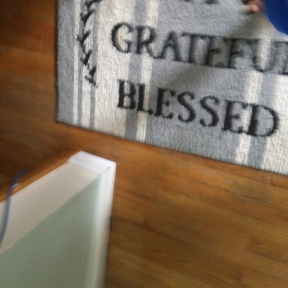 Meet your Posher, Estelle - Picture 1 of 1